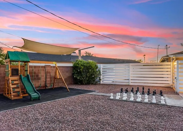 Bray House - Epic Shared Backyard - Pool - Games *