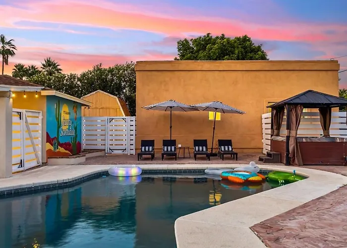 Bray House - Epic Shared Backyard - Pool - Games Phoenix