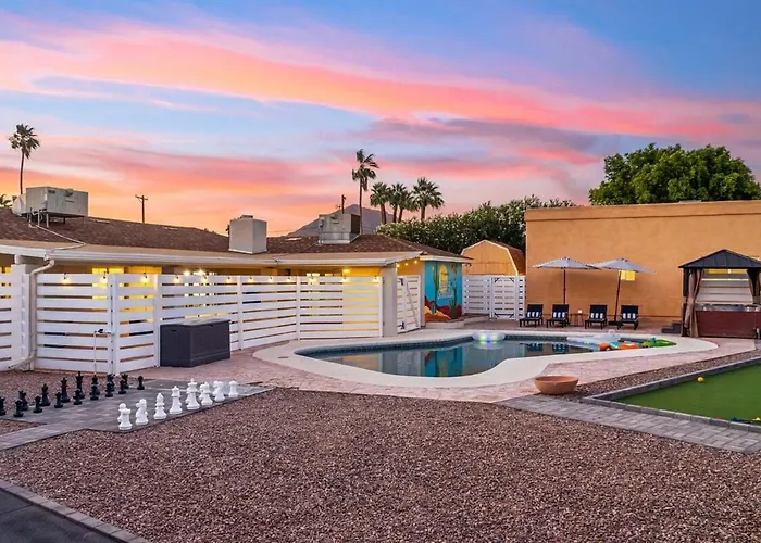 Bray House - Epic Shared Backyard - Pool - Games * Phoenix