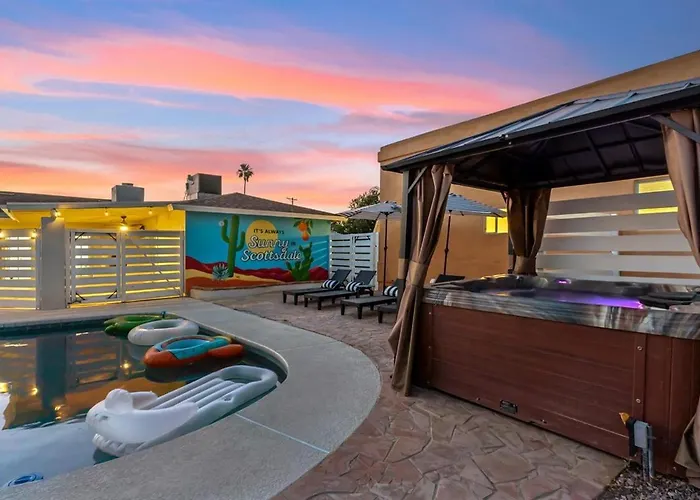 Ferienhaus Bray House - Epic Shared Backyard - Pool - Games *