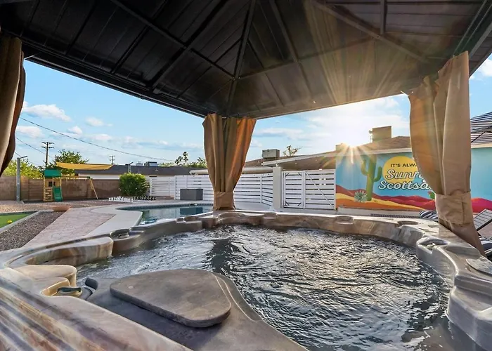 Ferienhaus Bray House - Epic Shared Backyard - Pool - Games *