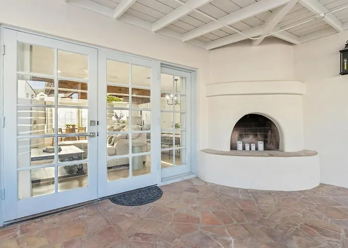 Bray House - Epic Shared Backyard - Pool - Games