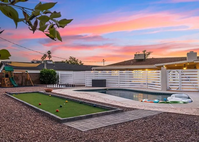 Bray House - Epic Shared Backyard - Pool - Games * Phoenix