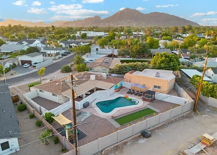 Bray House - Epic Shared Backyard - Pool - Games Ferienhaus Phoenix